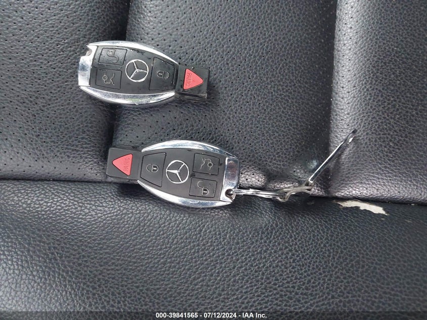 2013 MERCEDES-BENZ C 250 LUXURY/SPORT - WDDGF4HB1DR268623