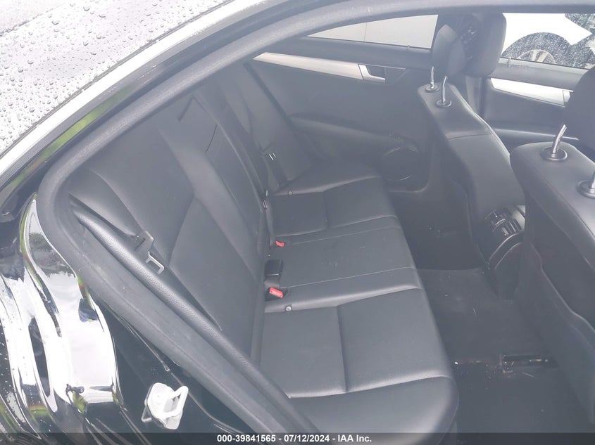 2013 MERCEDES-BENZ C 250 LUXURY/SPORT - WDDGF4HB1DR268623