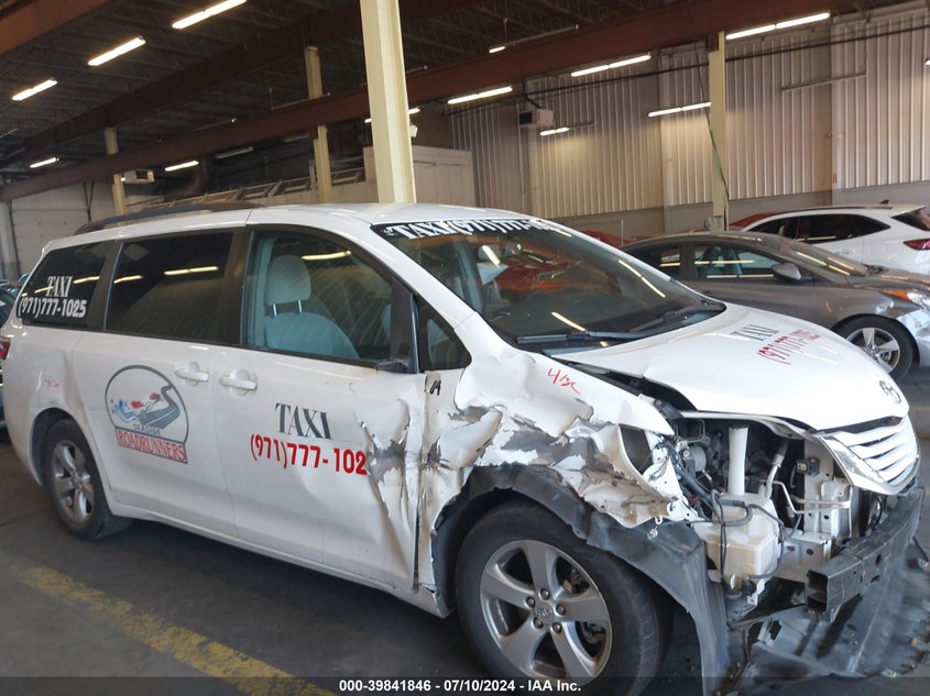 2015 Toyota Sienna Le 8 Passenger VIN: 5TDKK3DC4FS568783 Lot: 39841846