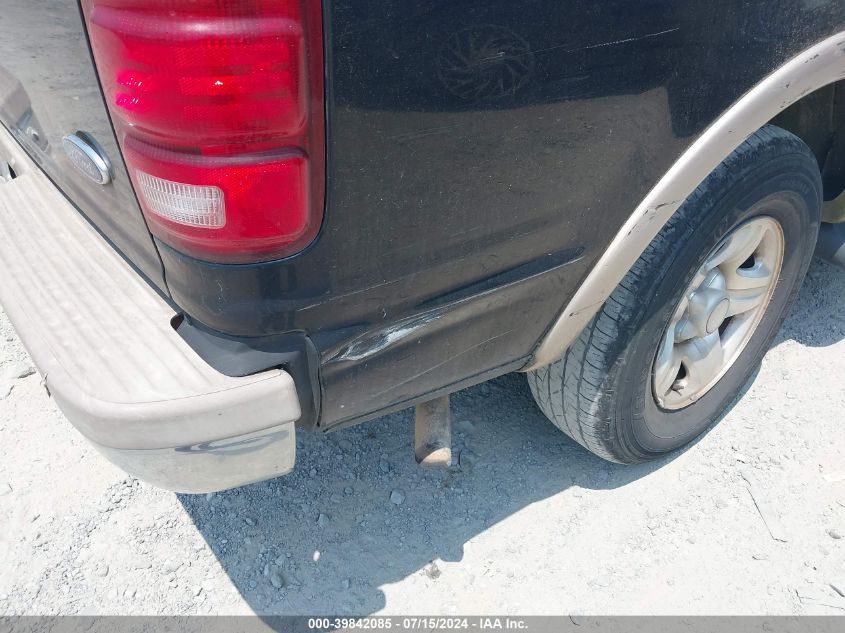 1998 Ford Expedition Eddie Bauer/Xlt VIN: 1FMRU1762WLC13904 Lot: 39842085