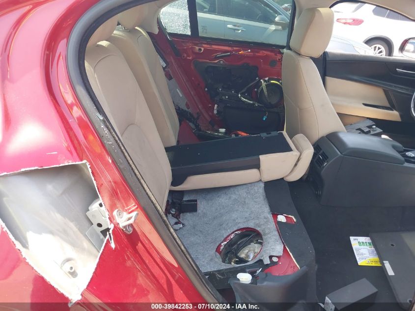 2018 Jaguar Xe 25T Premium VIN: SAJAD4FX5JCP36390 Lot: 39842253