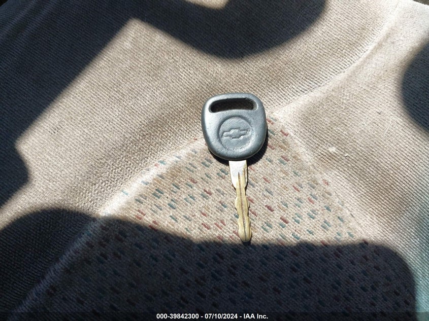 2002 Chevrolet Suburban 1500 Ls VIN: 3GNEC16Z72G268560 Lot: 39842300