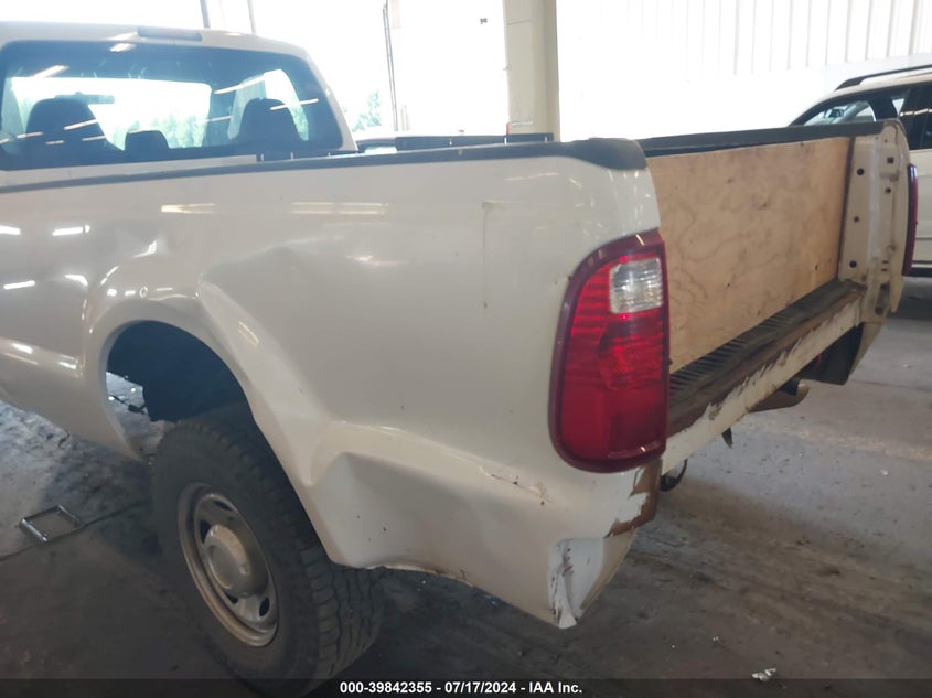 2010 Ford F-250 Super Duty VIN: 1FTNF2B54AEB14354 Lot: 39842355