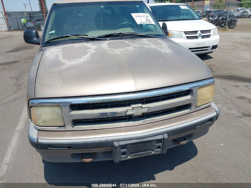 1996 Chevrolet Blazer VIN: 1GNDT13W9T2220977 Lot: 39842548