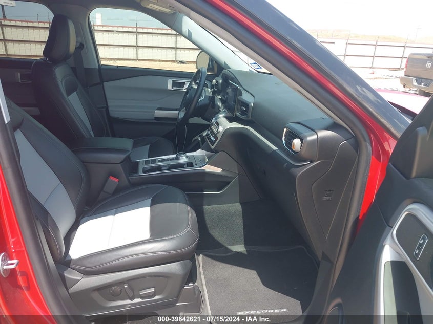 VIN 1FMSK7DH0NGA34526 2022 FORD EXPLORER XLT