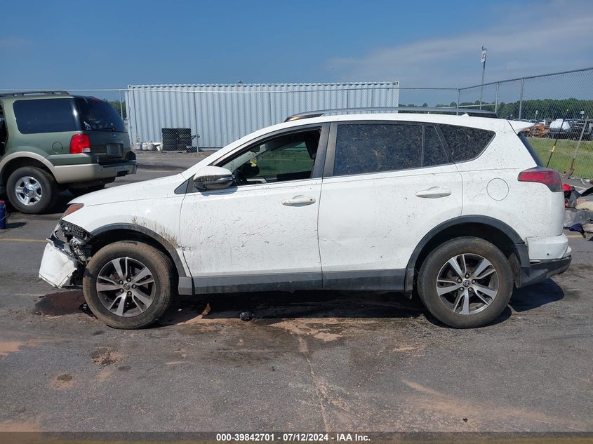 2018 TOYOTA RAV4 XLE - JTMWFREV6JD122051