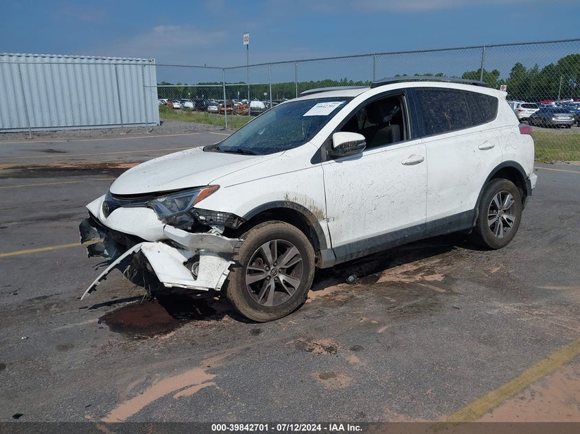 2018 TOYOTA RAV4 XLE - JTMWFREV6JD122051