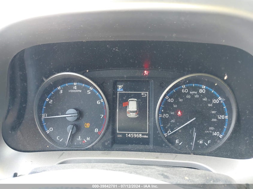 2018 TOYOTA RAV4 XLE - JTMWFREV6JD122051