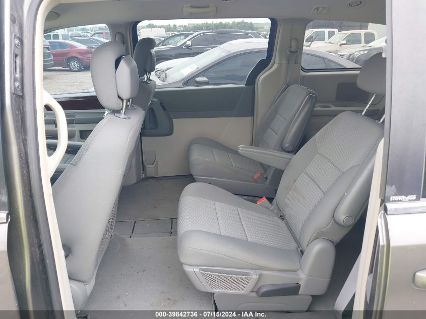 2010 Chrysler Town & Country Touring VIN: 2A4RR5D11AR302802 Lot: 39842736