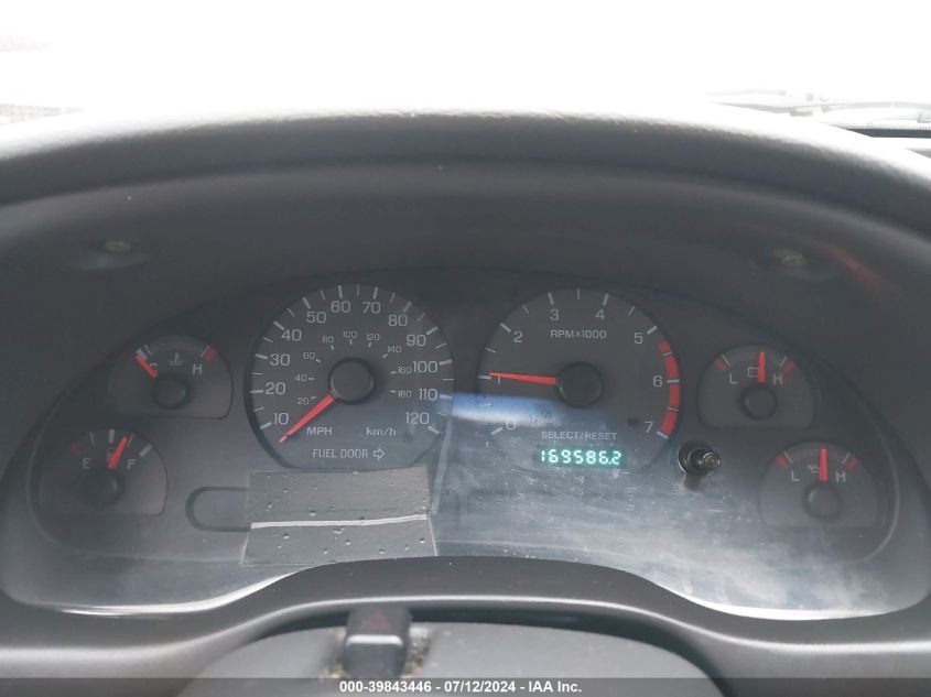 2000 Ford Mustang VIN: 1FAFP4043YF138517 Lot: 39843446