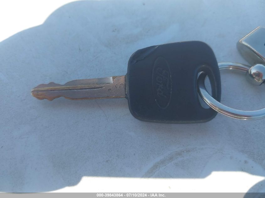 2000 Ford Excursion Limited VIN: 1FMNU42S2YEE17601 Lot: 39843864