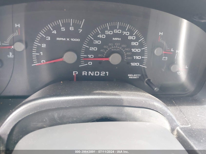 2003 Ford Expedition Xlt VIN: 1FMRU15W83LB70460 Lot: 39843891