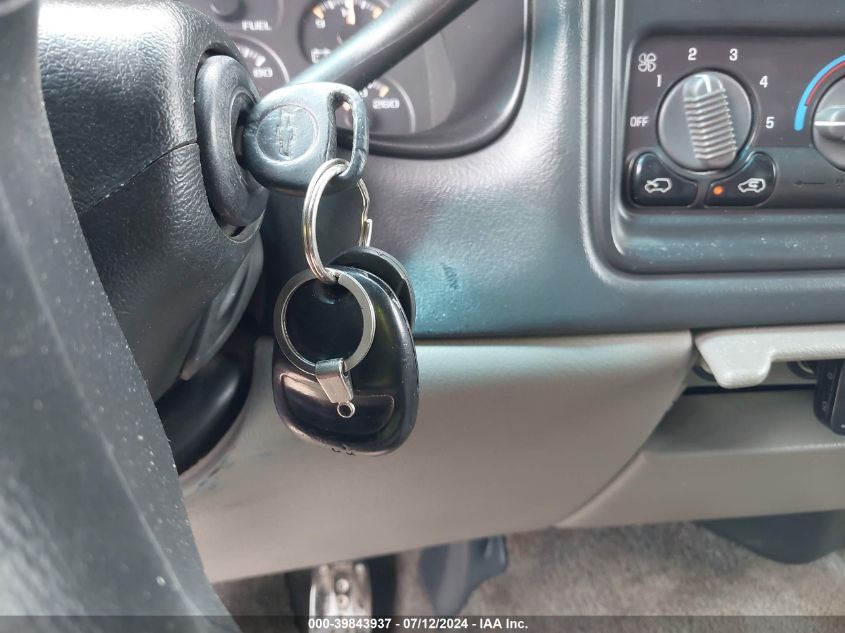 2002 Chevrolet Tahoe Ls VIN: 1GNEC13Z02R321961 Lot: 39843937