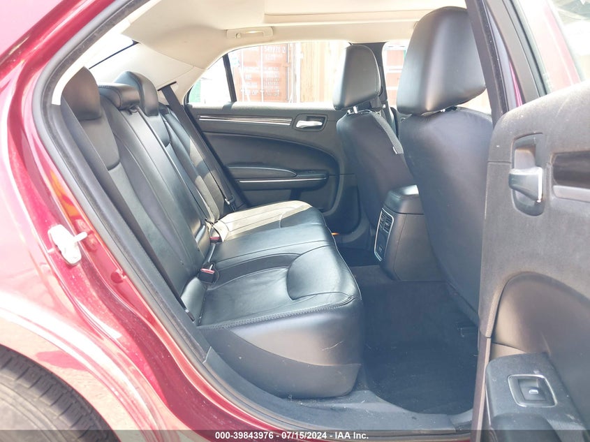 2016 Chrysler 300 Anniversary Edition VIN: 2C3CCAAG2GH224564 Lot: 39843976