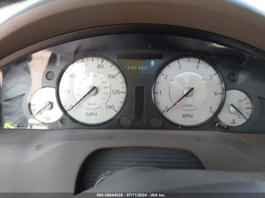 2010 Chrysler 300 Touring/Signature Series/Executive Series VIN: 2C3CA5CV2AH330657 Lot: 39844025