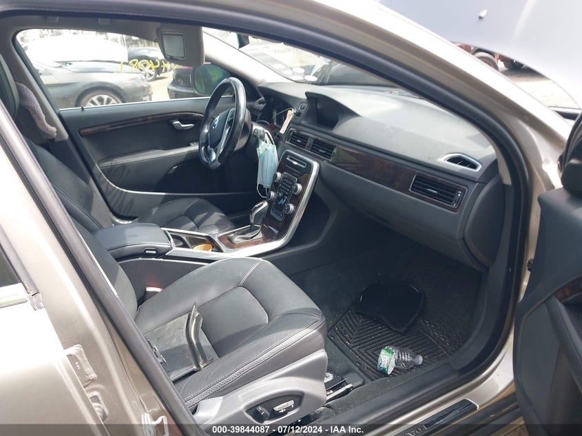 2016 VOLVO XC70 T5 PREMIER - YV4612NK4G1240585