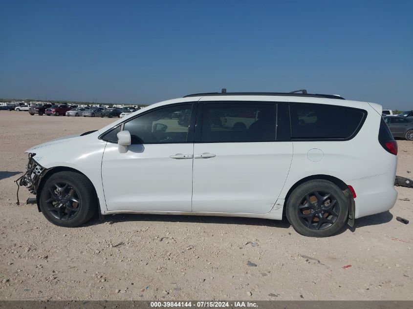 2018 Chrysler Pacifica Touring L VIN: 2C4RC1BG9JR292818 Lot: 39844144