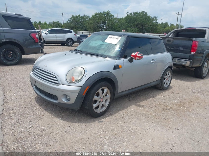 2007 Mini Cooper grey hatchback gasoline WMWMF33567TT55320 photo #3