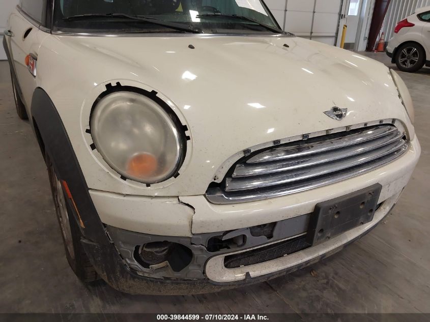 2009 Mini Cooper VIN: WMWMF33509TU74242 Lot: 39844599