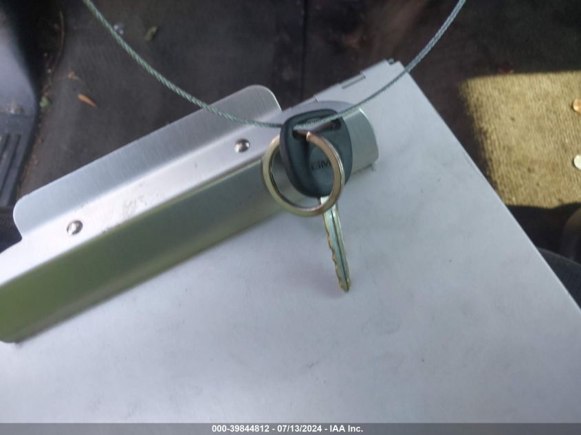 2005 GMC New Sierra C1500 VIN: 2GTEC19T851273960 Lot: 39844812