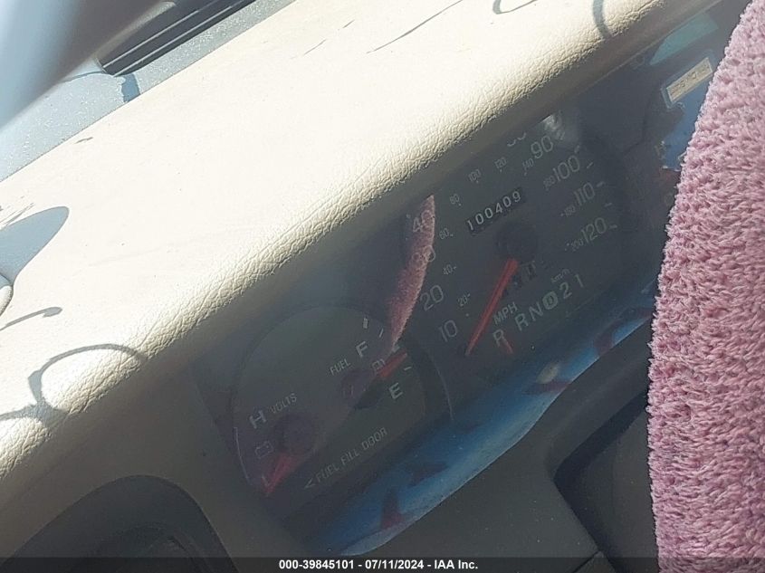 2000 Mercury Grand Marquis Gs VIN: 2MEFM74W7YX686037 Lot: 39845101