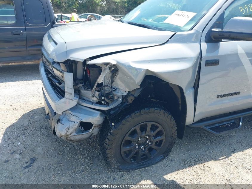 2017 Toyota Tundra Trd Pro 5.7L V8 VIN: 5TFDW5F11HX654537 Lot: 39845126