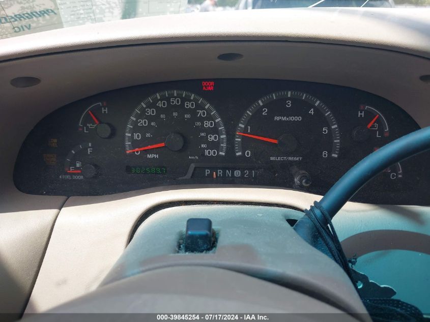 2000 Ford F-150 Lariat/Work Series/Xl/Xlt VIN: 1FTRX17L7YNB37010 Lot: 39845254