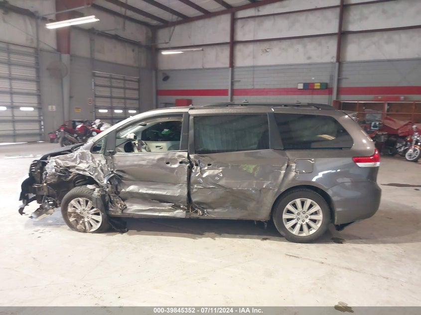 2013 Toyota Sienna Limited V6 7 Passenger VIN: 5TDYK3DCXDS366683 Lot: 39845352
