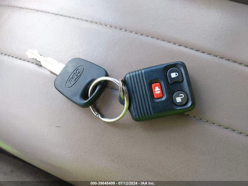 1999 Ford Expedition VIN: 1FMPU18L6XLA95238 Lot: 39845499