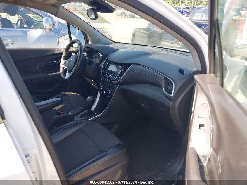 VIN KL7CJLSB3JB725802 2018 CHEVROLET TRAX 1LT