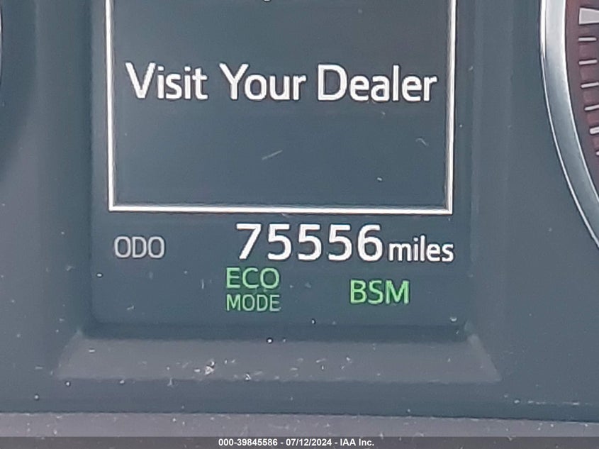 2017 TOYOTA RAV4 SE - JTMNFREV4HD102001