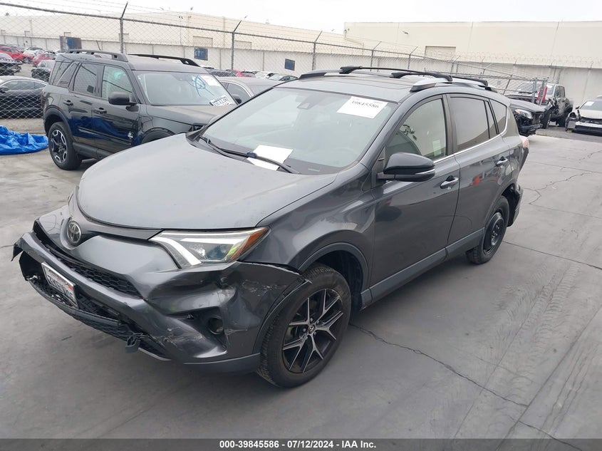 2017 TOYOTA RAV4 SE - JTMNFREV4HD102001