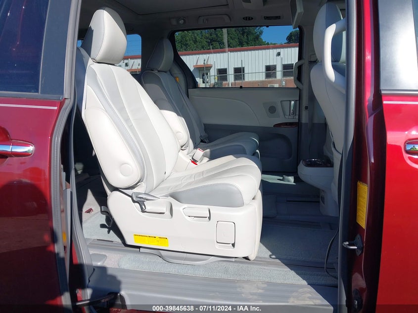 2011 Toyota Sienna Limited V6 VIN: 5TDYK3DCXBS087375 Lot: 39845638