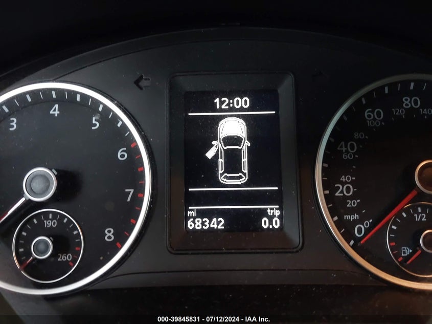 VIN WVGAV7AX4JK003611 2018 VOLKSWAGEN TIGUAN LIMITED 2.0T