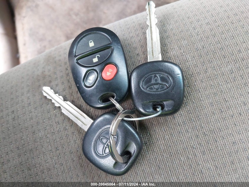 2004 Toyota Sienna Le VIN: 5TDZA23C04S117778 Lot: 39845864