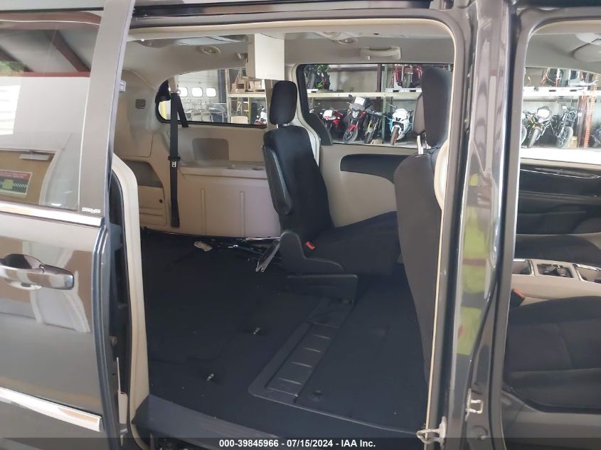 2011 Chrysler Town & Country Touring VIN: 2A4RR5DG8BR687734 Lot: 39845966