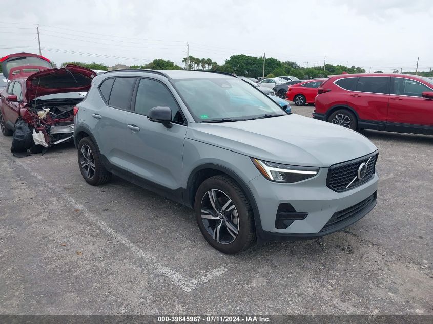 2024 Volvo Xc40 B5 Core Dark Theme VIN: YV4L12UK9R2222925 Lot: 39845967