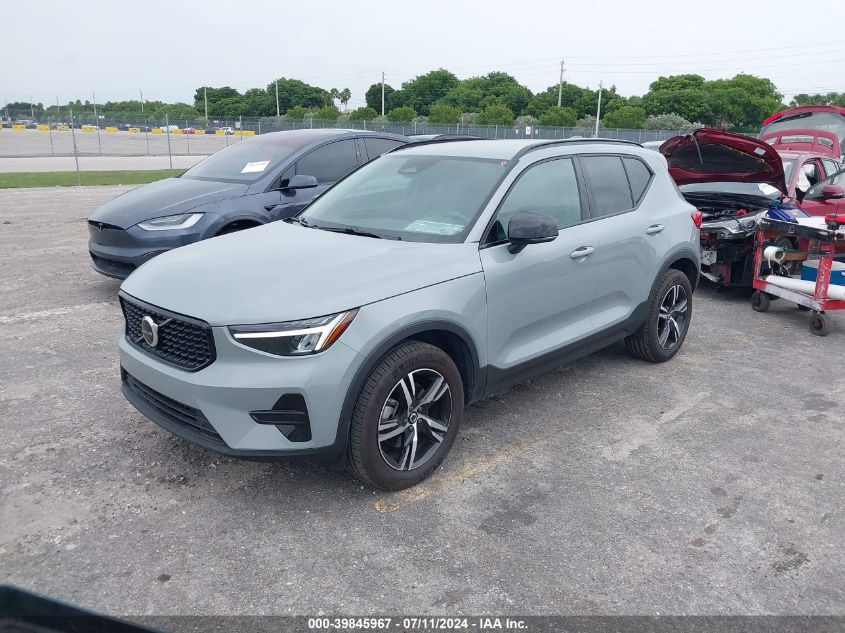 2024 Volvo Xc40 B5 Core Dark Theme VIN: YV4L12UK9R2222925 Lot: 39845967