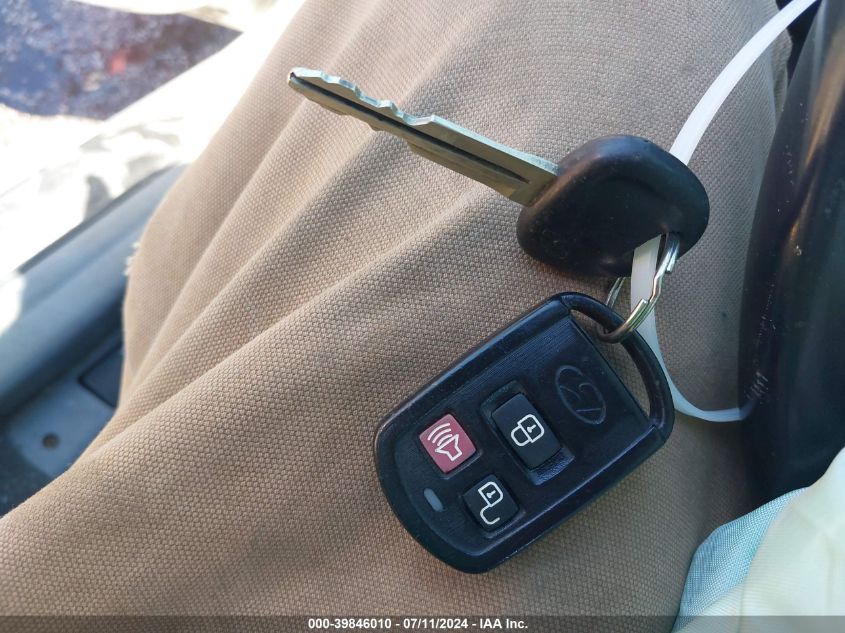 2005 Hyundai Elantra Gls/Gt VIN: KMHDN56D25U168101 Lot: 39846010