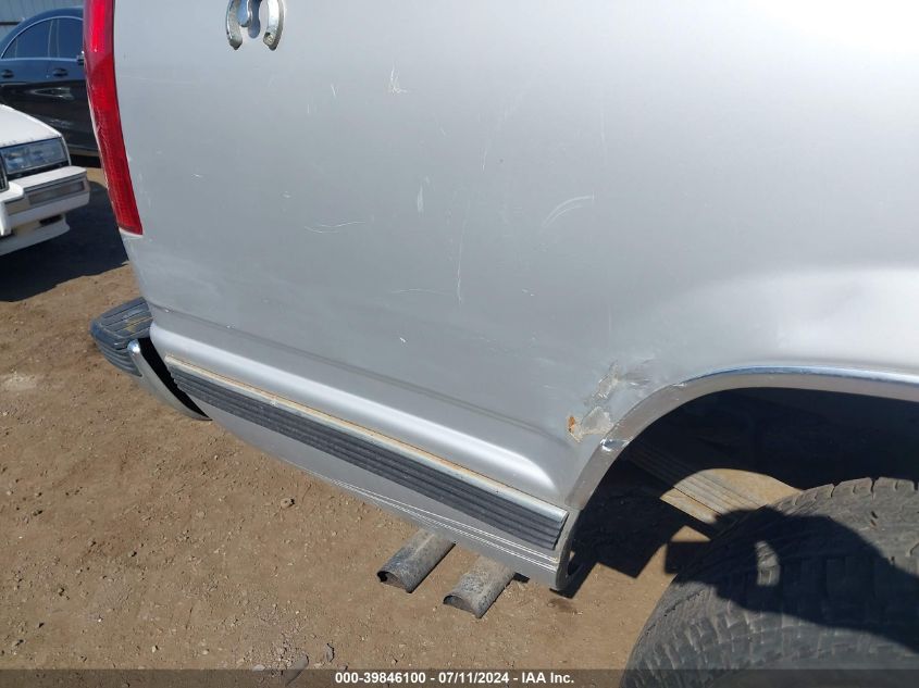 1995 Chevrolet Gmt-400 C2500 VIN: 1GCGC24K8SE137206 Lot: 39846100