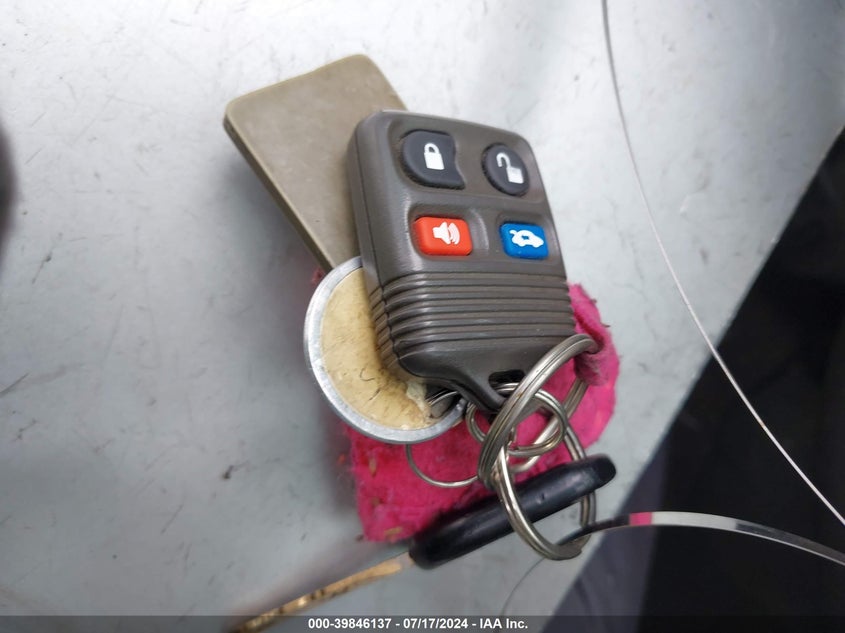 2FAFP74W73X159087 2003 Ford Crown Victoria Lx