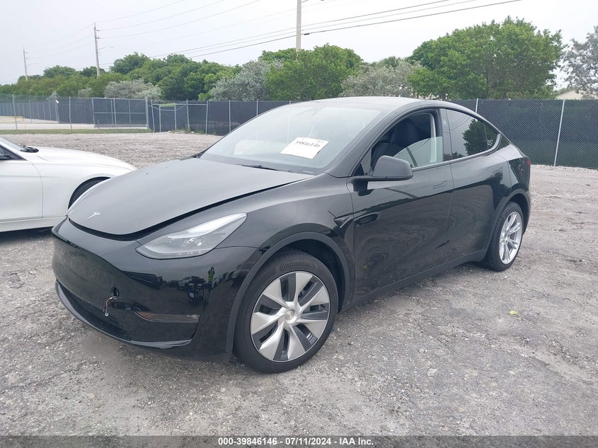 VIN 7SAYGDEE8RF987863 2024 TESLA MODEL Y