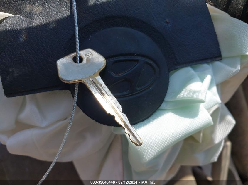 2001 Hyundai Elantra Gls/Gt VIN: KMHDN45D21U238654 Lot: 39846448