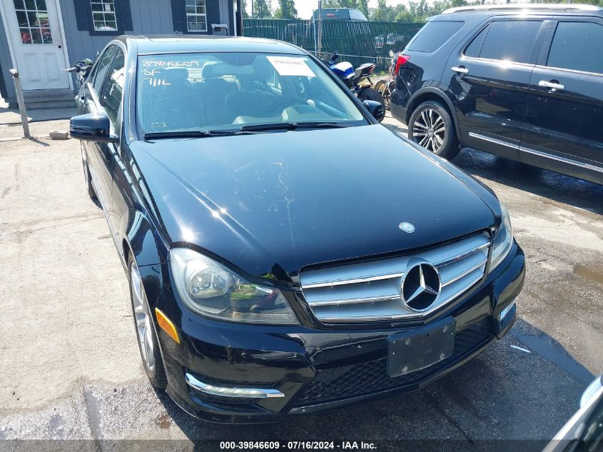 2012 Mercedes-Benz C 300 Luxury 4Matic/Sport 4Matic VIN: WDDGF8BB0CR233683 Lot: 39846609