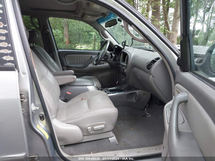 2001 Toyota Sequoia Limited V8 VIN: 5TDZT38A21S005132 Lot: 39846630
