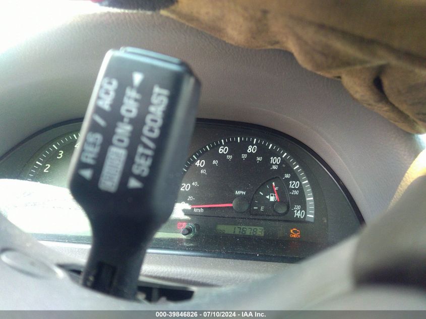 2003 Toyota Camry Le VIN: 4T1BE32K33U703997 Lot: 39846826