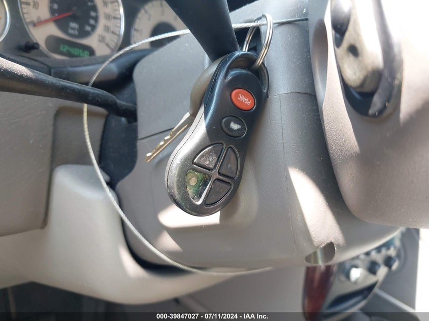 2001 Chrysler Town & Country Limited VIN: 2C8GP64L71R406719 Lot: 39847027