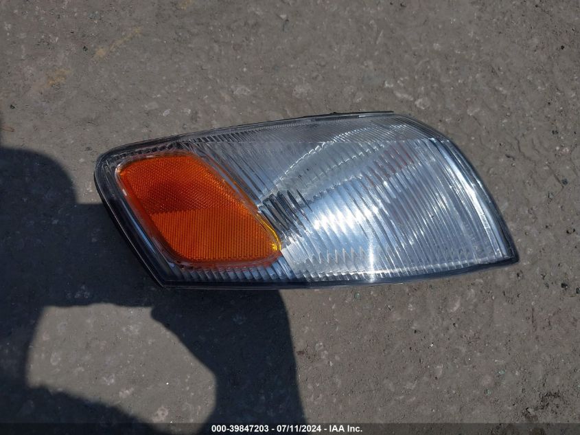 1999 Toyota Camry Le VIN: 4T1BG22K7XU548560 Lot: 39847203