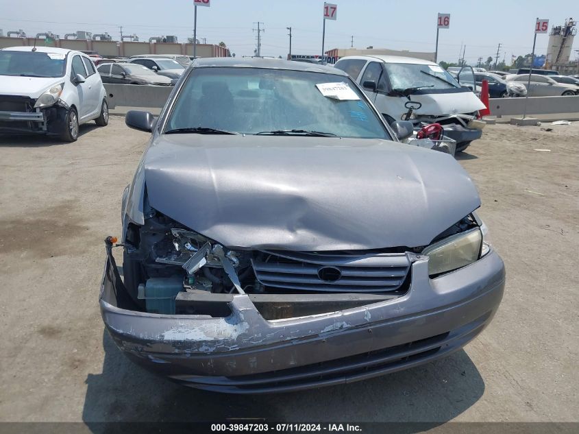 1999 Toyota Camry Le VIN: 4T1BG22K7XU548560 Lot: 39847203