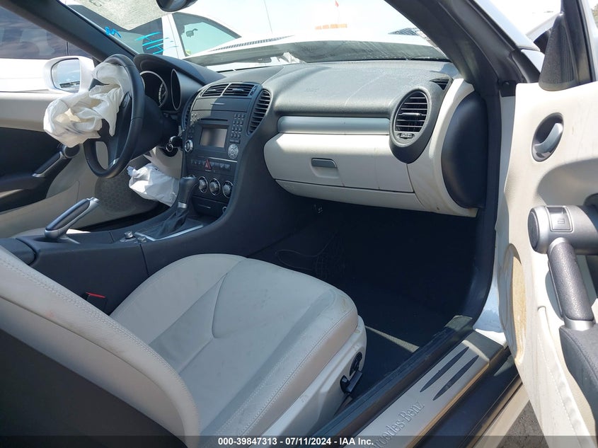 2009 Mercedes-Benz Slk 300 VIN: WDBWK54F99F190888 Lot: 39847313